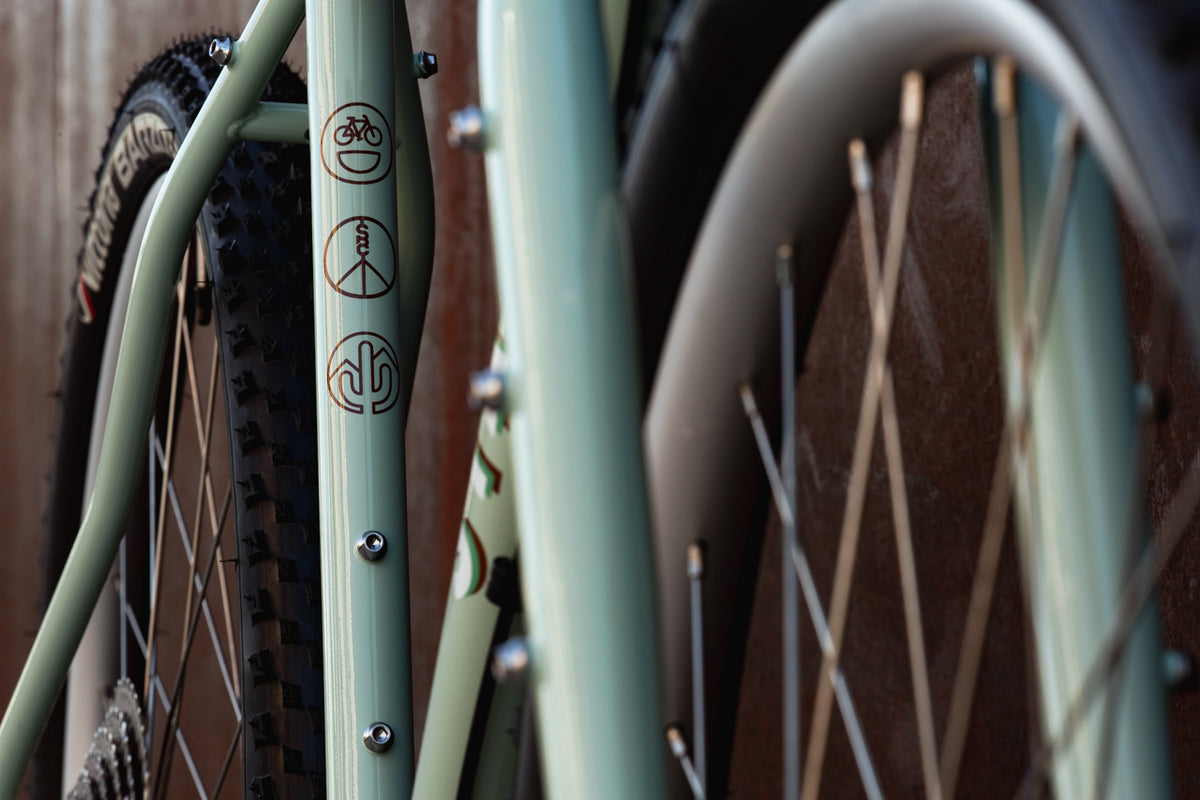 4130 All-Road - Flat Bar - Mint Chocolate Chip  (10 Speed / UDH)