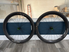 #SBCTEAM3 – ENVE AG25 Carbon Gravel Wheelset | 700c / XDR / Tubeless + Continental Race King 2.2 + Fillmore Valves (Used – Very Good Condition)