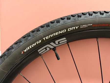 product #SBCTEAM4 – ENVE AG25 Carbon Gravel Wheelset | 700c / XDR / Tubeless + Vittoria Tires (Used – Very Good Condition)