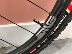 #SBCTEAM4 – ENVE AG25 Carbon Gravel Wheelset | 700c / XDR / Tubeless + Vittoria Tires (Used – Very Good Condition)