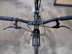 #1574 – 6061 Black Label v3 | Black/Mirror / Riser Bars / 700x25c (Size 58cm, Good Condition)