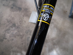 #1575 – 6061 Black Label v3 | Black/Mirror / Riser Bars (Size 58cm, Very Good Condition)
