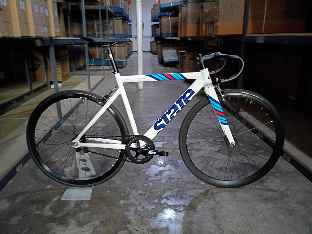 #1643 – 6061 Black Label V3 | Rally Livery / Drop Bars (Size 52cm, Brand New / Open Box)