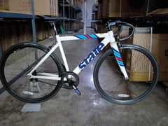 #1689 – 6061 Black Label V3 | Rally Livery / Drop Bars / 700c (Size 49cm, Brand New / Open Box)