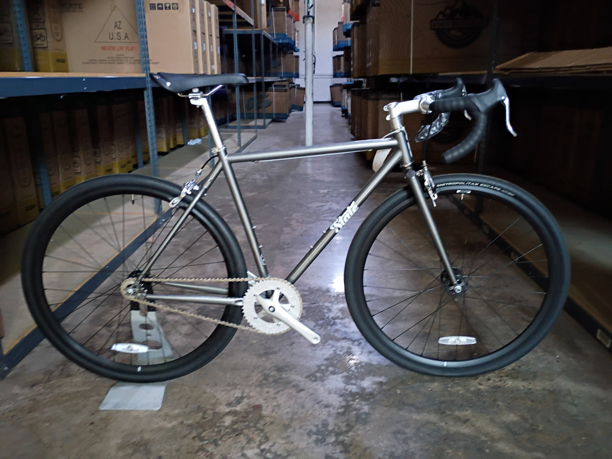 #1705 – 4130 Fixed-Gear / Single Speed | Hammered Powder Coat / Drop Bars / 700c (Size 52cm, Brand New / Open Box)