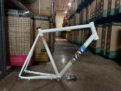 #1420 – Undefeated Disc Road Frame | Pearl (Size 62cm, Very Good Condition)