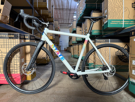 product #1470 – Undefeated Disc Road | Pearl White (Size 55cm, Good Condition)