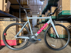 #1472 – 6061 Black Label v3 | Grey/Fuchsia / Riser Bars (Size 58cm, Good Condition)