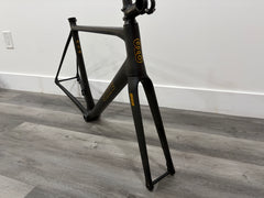 #WD-0302HF – Carbon Road Ultra Lite Frame+Fork Set (Pre-Production Sample, Excellent Condition) (Size 52cm)