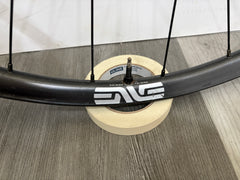 #SBCTEAM – ENVE AG25 Carbon Gravel Wheelset | 700c / XDR / Tubeless-Ready (Used – Good Condition)