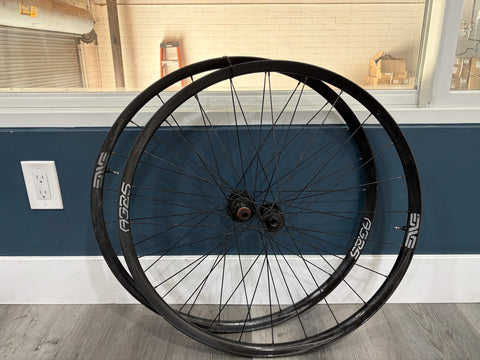 #SBCTEAMTA– ENVE AG25 Carbon Gravel Wheelset | 700c / XDR / Tubeless-Ready (Used – Good Condition)