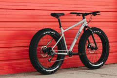 6061 Trail+ Fat Bike - Stone Grey