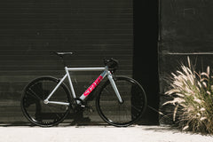 6061 Black Label v3 - Grey / Fuchsia