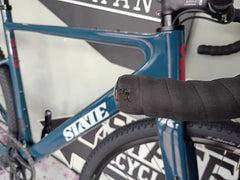 #1727 – Carbon All-Road v2 | Colorado Blue / SRAM Rival 13-Speed AXS / 700c (54cm, Photo Model)